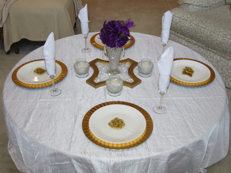 Elegance in Gold Centerpiece with Rose Pom Sets