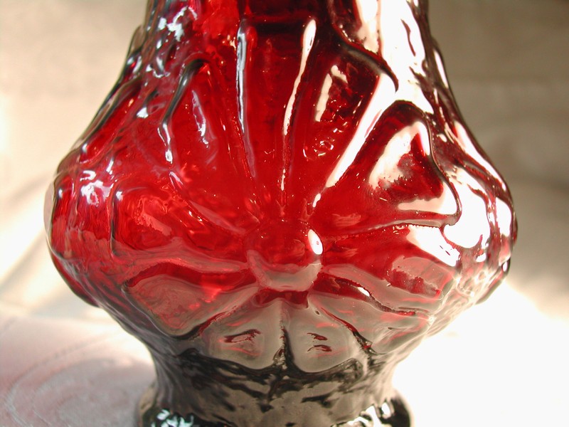 Anchor Hocking Blown Out Ruby Red Rain Flower Glass Vase