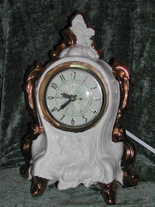Retro Vintage Ivory & Gold Ceramic Classical Style Clock