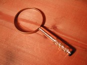 Vintage Gold-Plate? Ribbon Handle Magnifying Glass