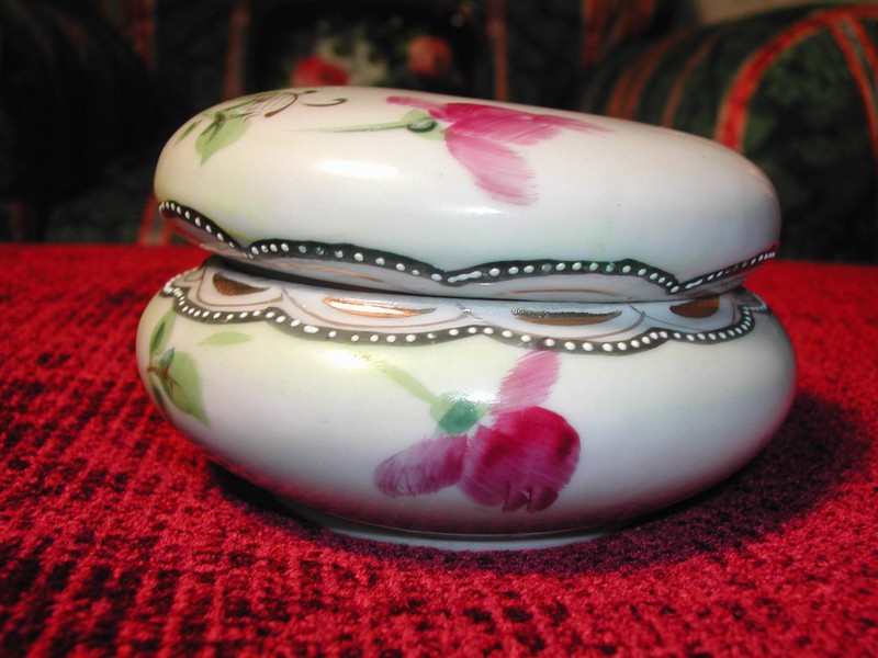 A Vintage Nippon Hand Painted Powder Jar