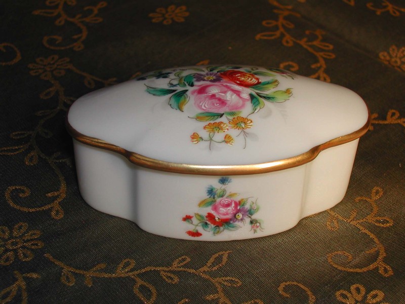 Limoges France Porcelain Trinket (Pill) Box with Lid